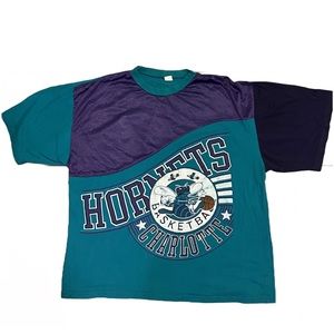Vintage 90s Charlotte Hornets basketball tee
